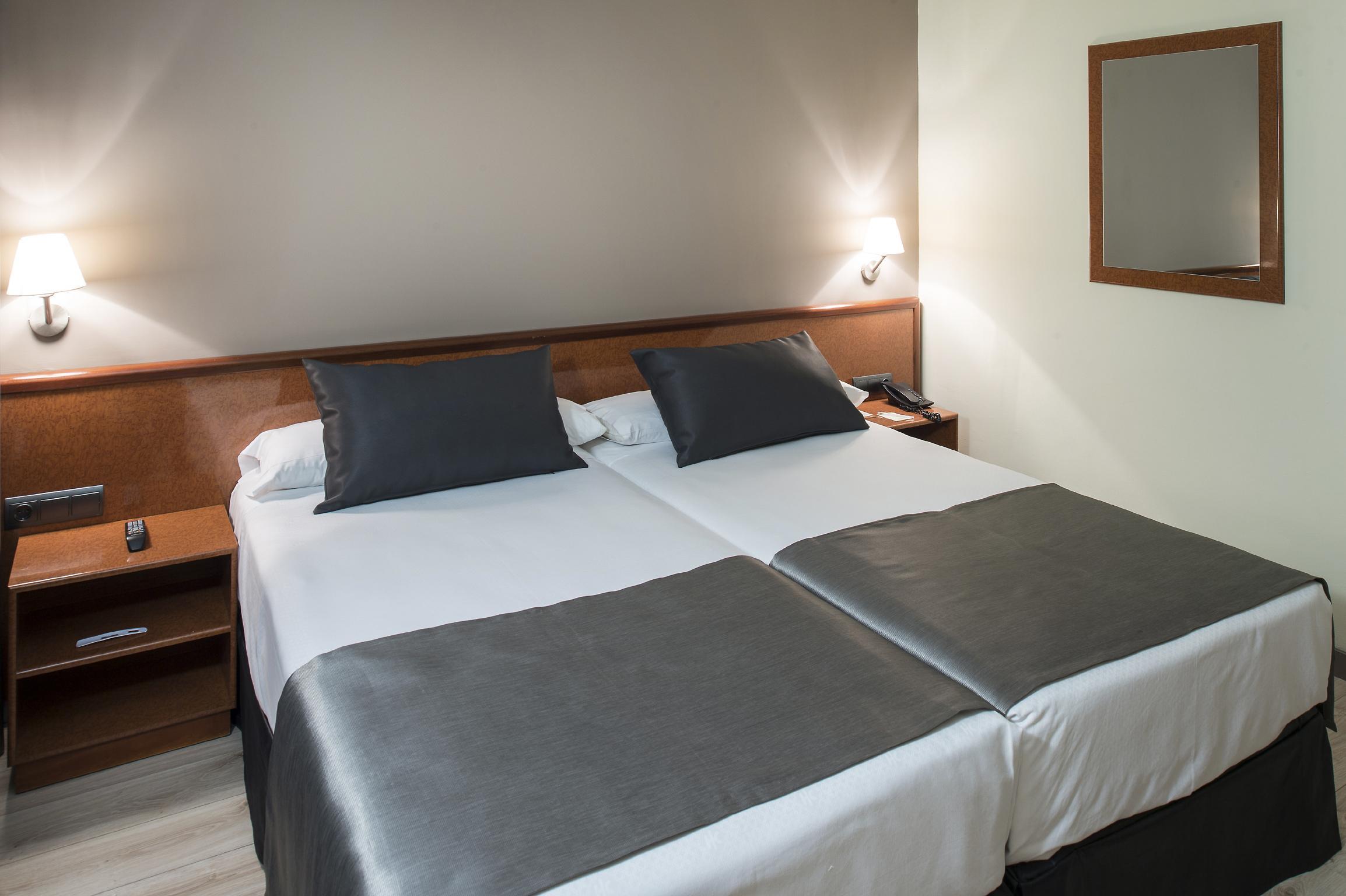 Catalonia Castellnou Hotel Barcelona Kültér fotó
