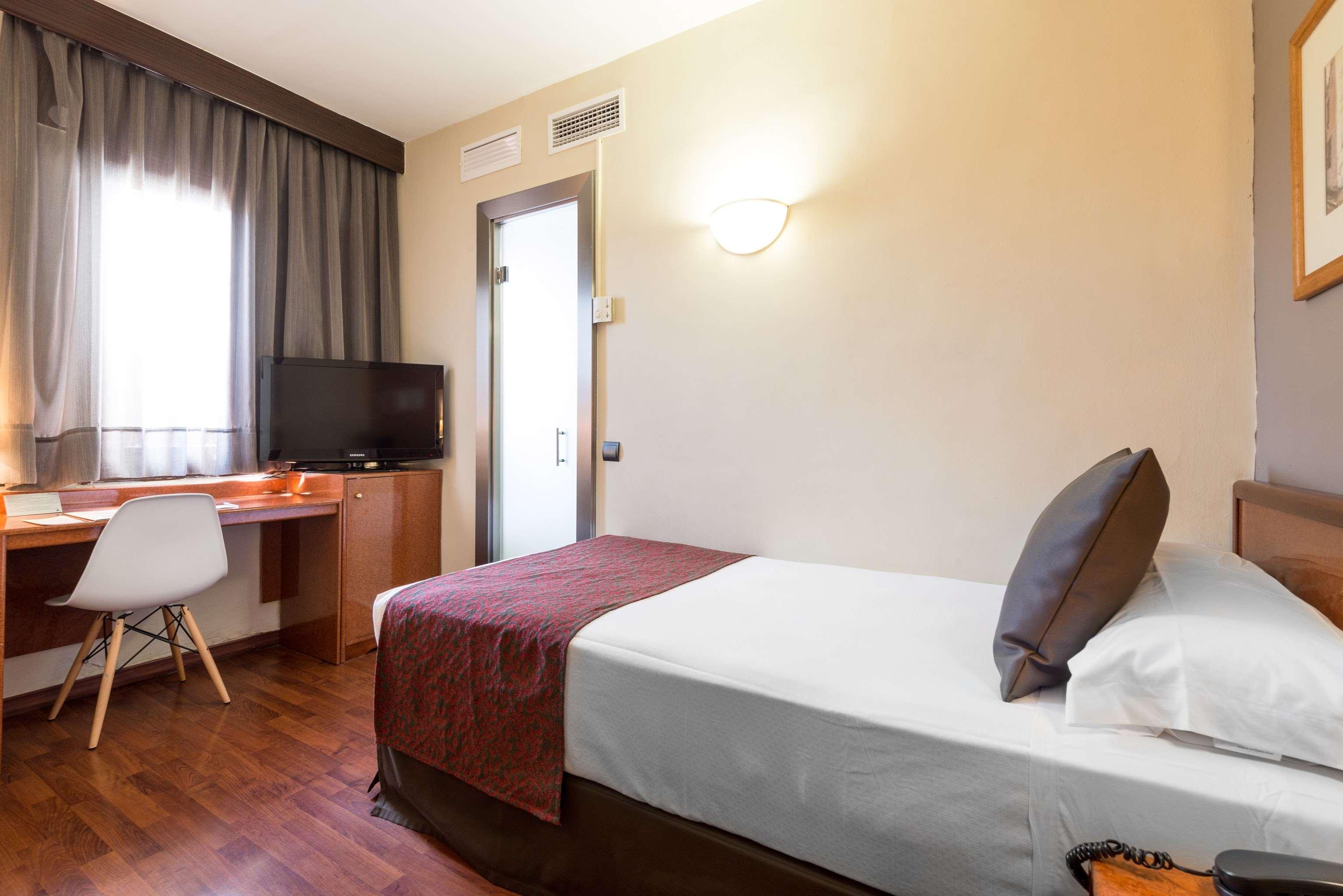 Catalonia Castellnou Hotel Barcelona Kültér fotó