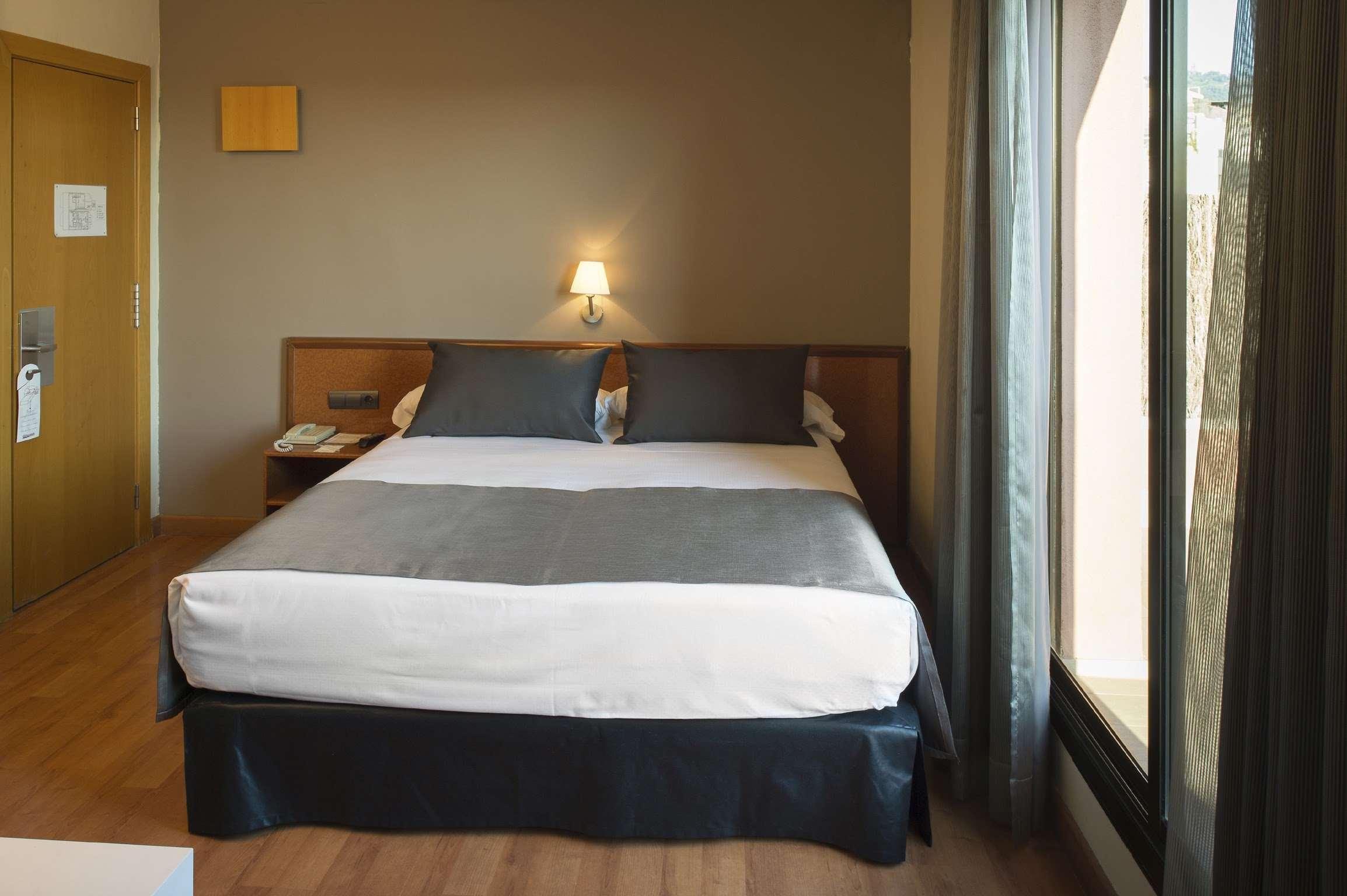 Catalonia Castellnou Hotel Barcelona Kültér fotó