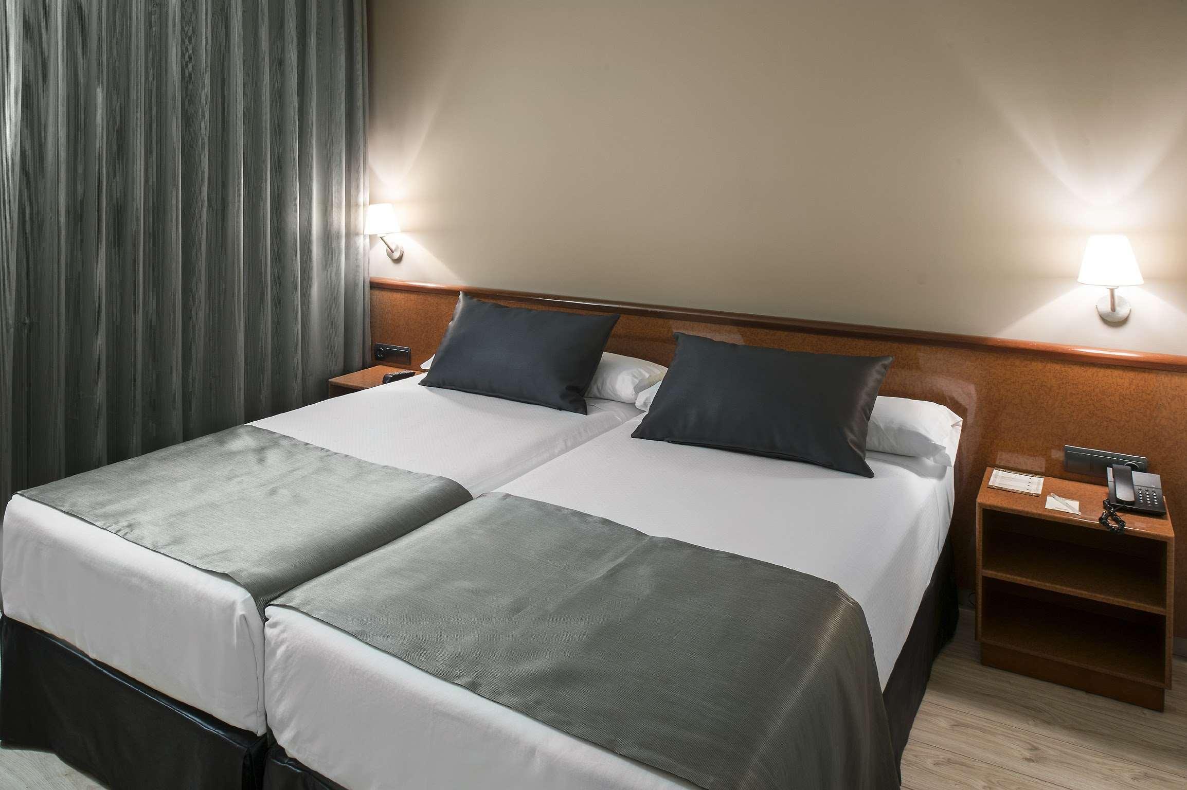 Catalonia Castellnou Hotel Barcelona Kültér fotó
