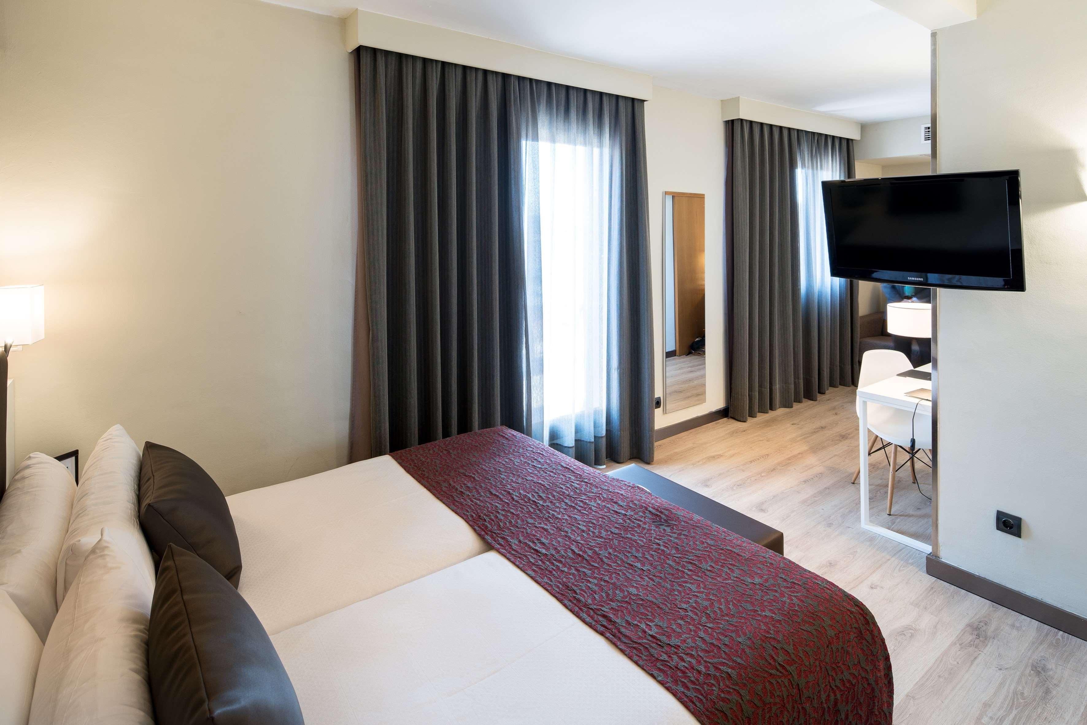 Catalonia Castellnou Hotel Barcelona Kültér fotó